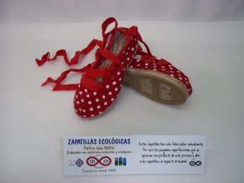 Alpargata nava roja lunares 2