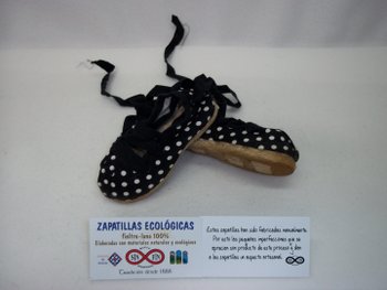 Alpargata nava negra lunares 1