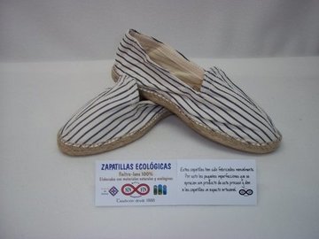 Modelo 3 - Blanca rayas azules